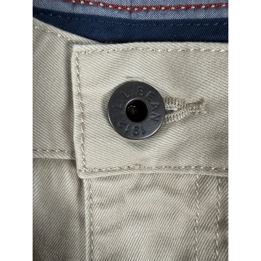 LL Bean Men's Beige Khakis Standard Fit 38x32 ID 500233 Straight‎ Leg Lakewashed